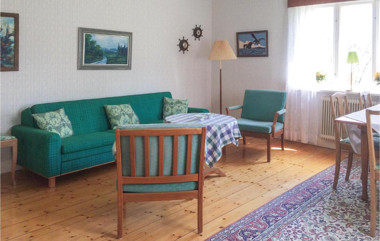 1 Bedroom Beautiful Home In Lidkoeping Sjövik المظهر الخارجي الصورة