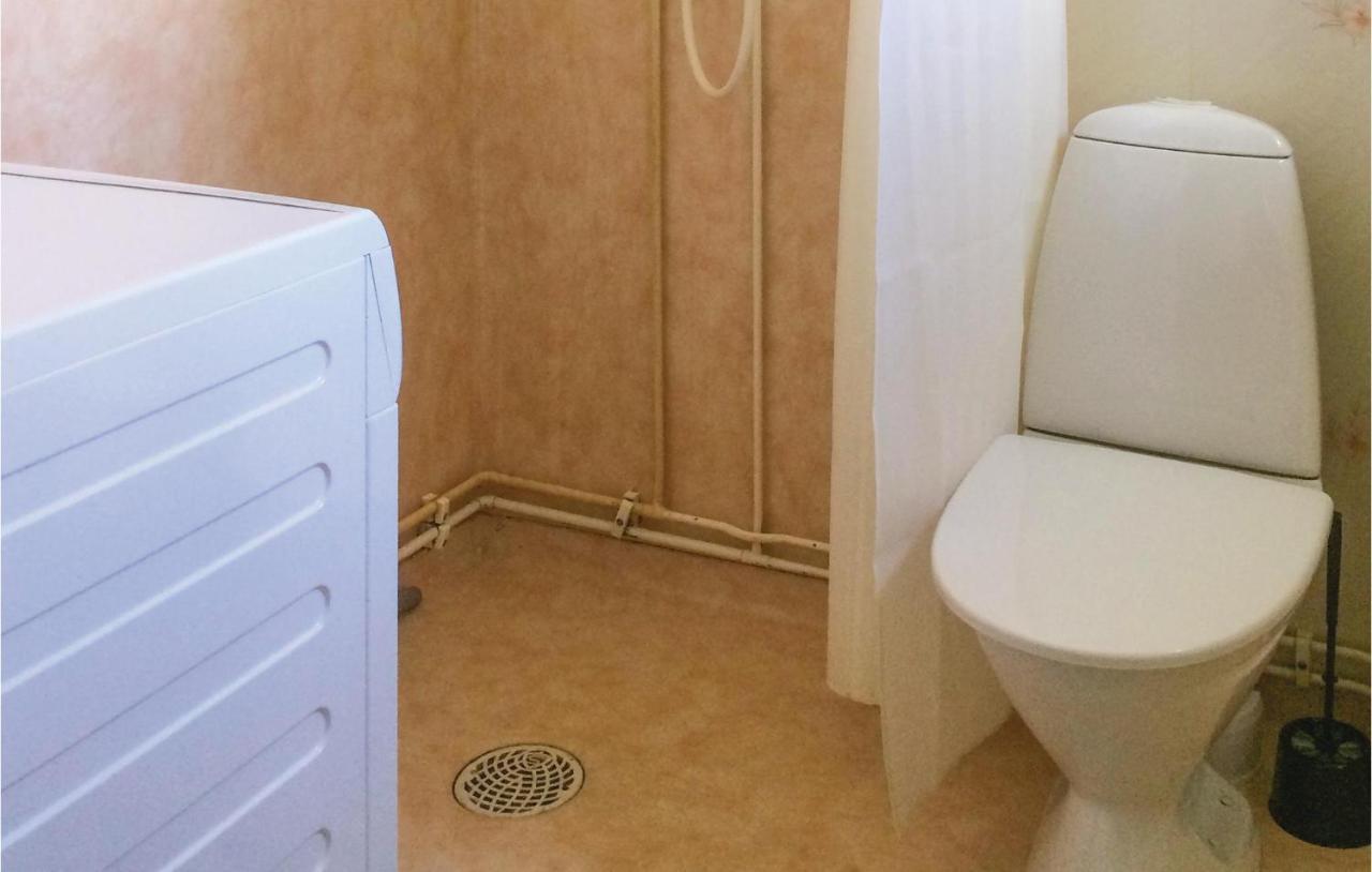 1 Bedroom Beautiful Home In Lidkoeping Sjövik المظهر الخارجي الصورة
