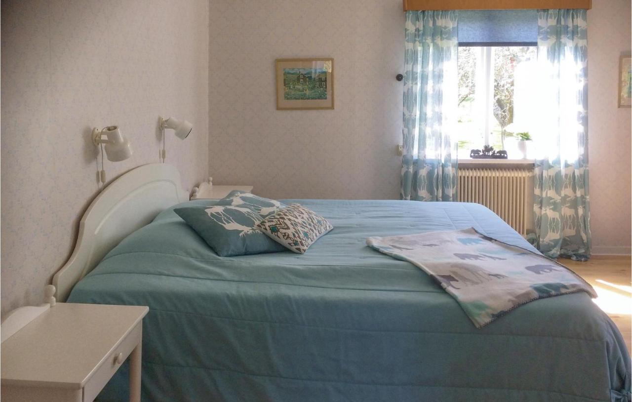 1 Bedroom Beautiful Home In Lidkoeping Sjövik المظهر الخارجي الصورة