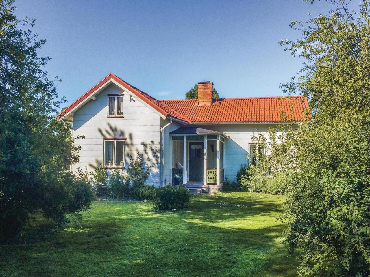 1 Bedroom Beautiful Home In Lidkoeping Sjövik المظهر الخارجي الصورة