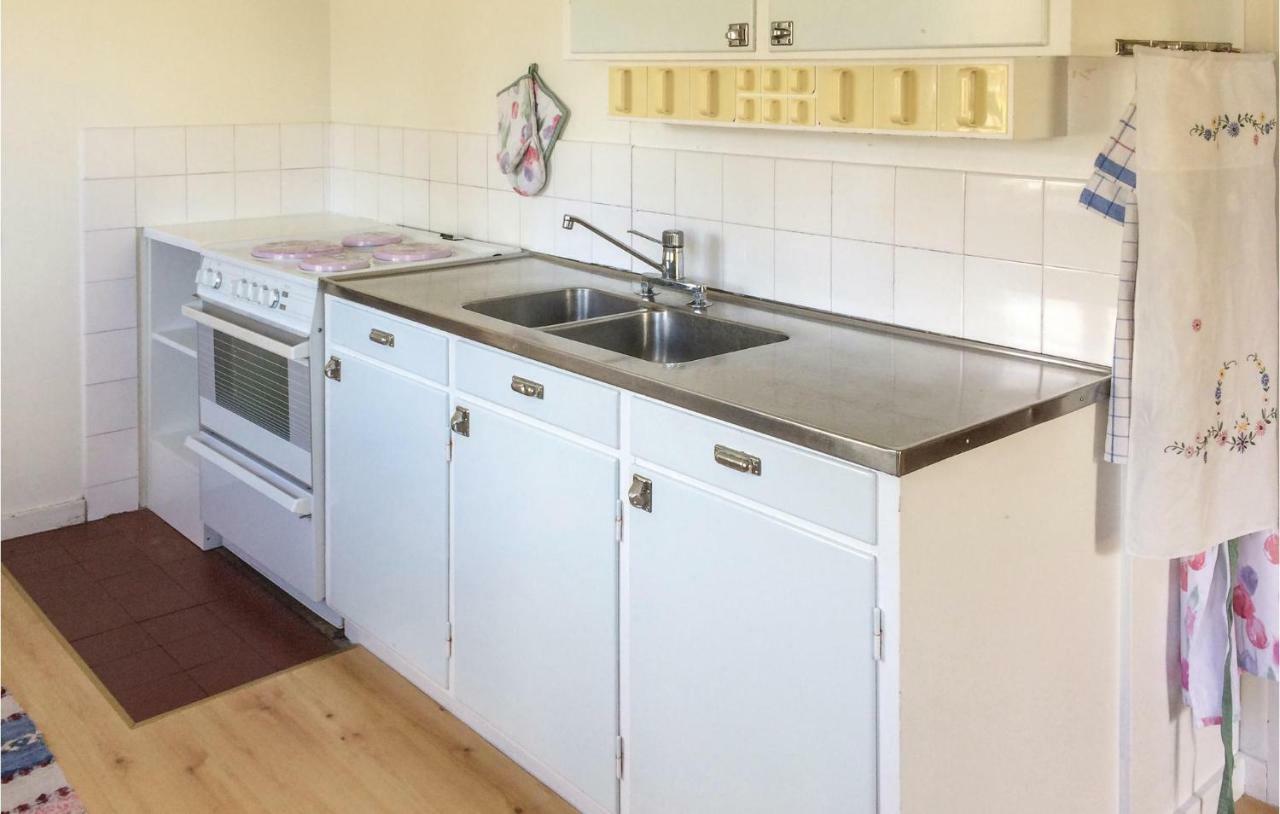 1 Bedroom Beautiful Home In Lidkoeping Sjövik المظهر الخارجي الصورة